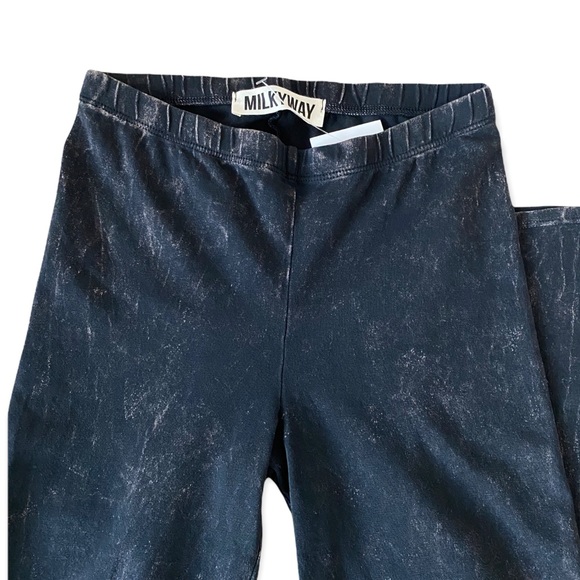 🛑 SOLD OUT Milky Way Mineral Washed Leggings(run small) - Picture 2 of 5